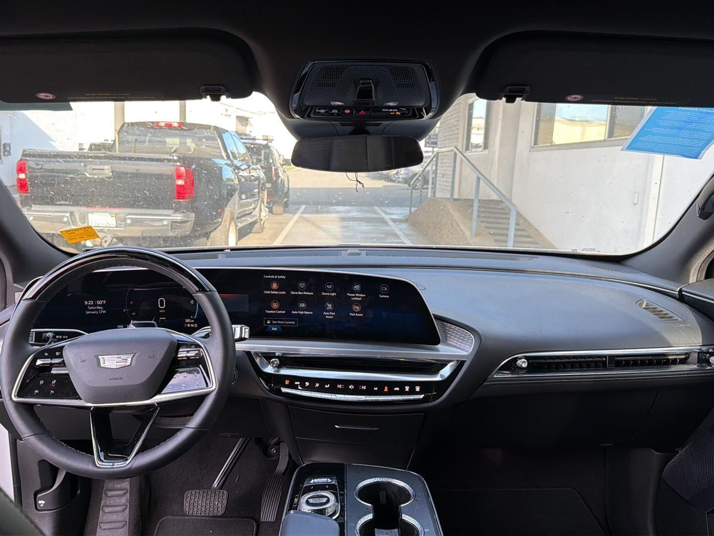 2024 Cadillac LYRIQ Luxury 2