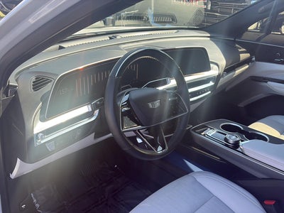 2024 Cadillac LYRIQ Luxury 2