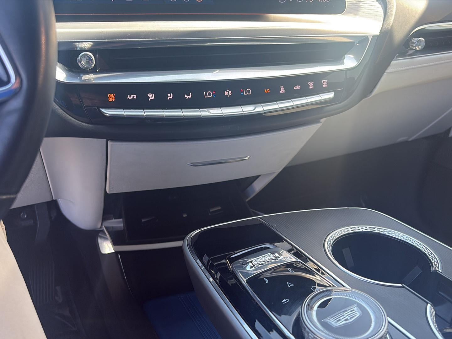 2024 Cadillac LYRIQ Luxury 2