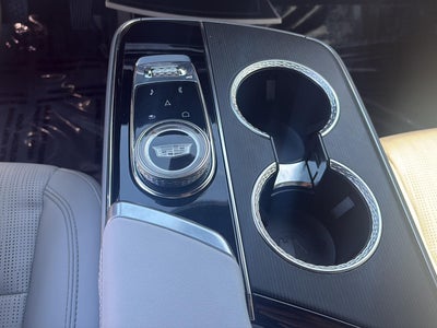 2024 Cadillac LYRIQ Luxury 2