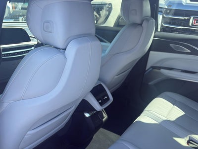 2024 Cadillac LYRIQ Luxury 2