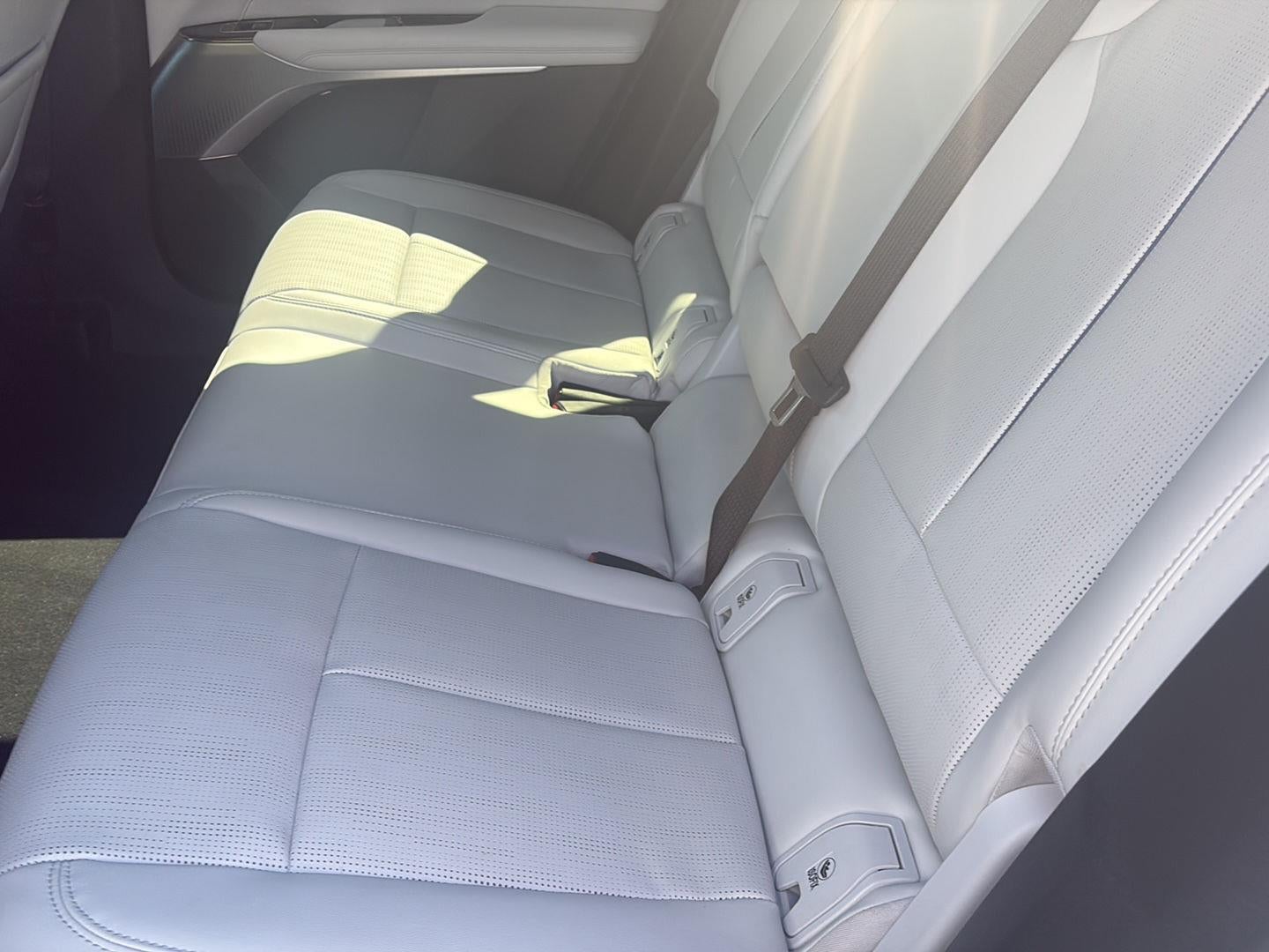 2024 Cadillac LYRIQ Luxury 2