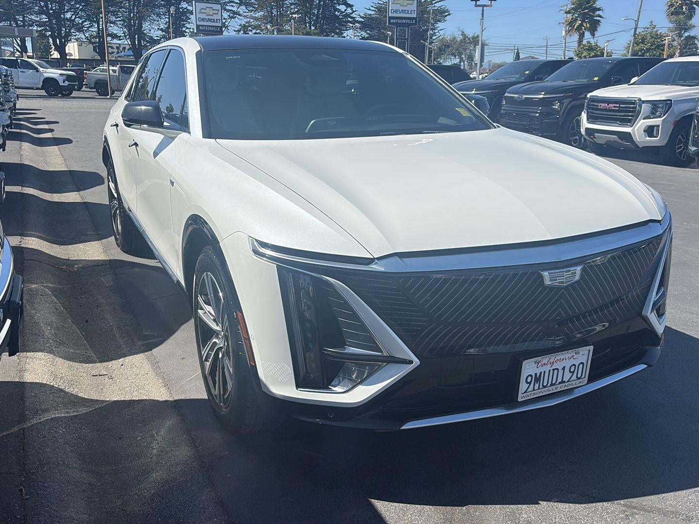 2024 Cadillac LYRIQ Luxury 2