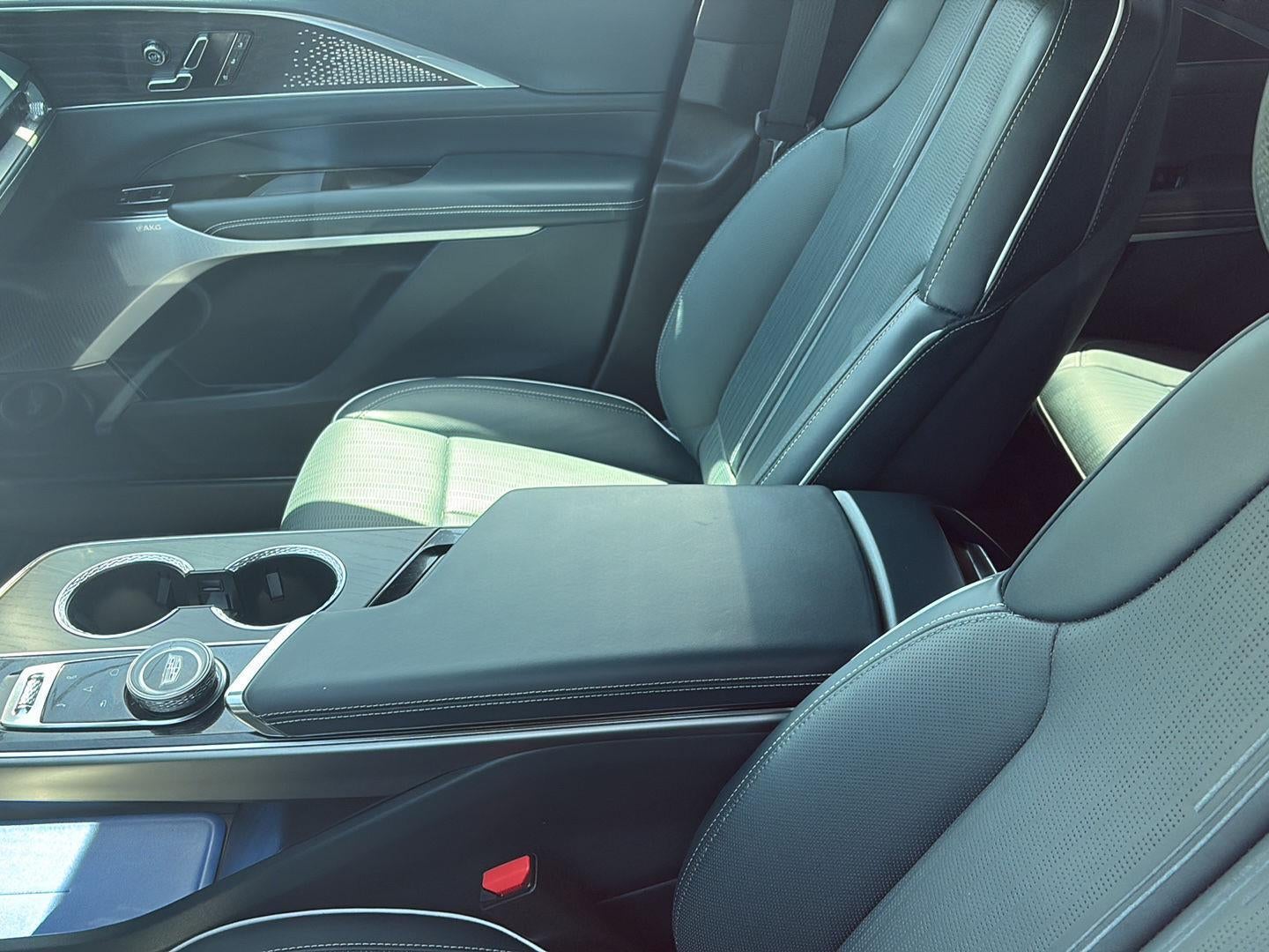 2024 Cadillac LYRIQ Luxury 3
