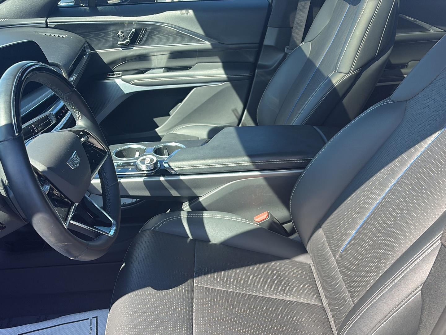 2024 Cadillac LYRIQ Luxury 3