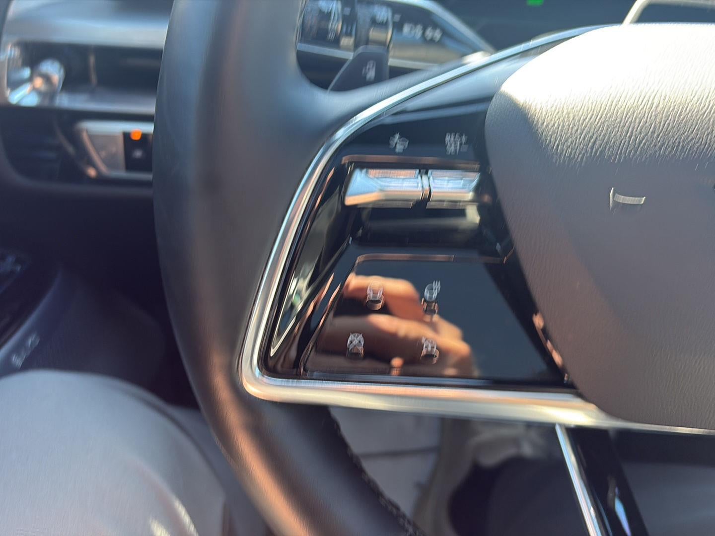 2024 Cadillac LYRIQ Luxury 3