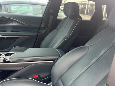 2024 Cadillac LYRIQ Luxury 3