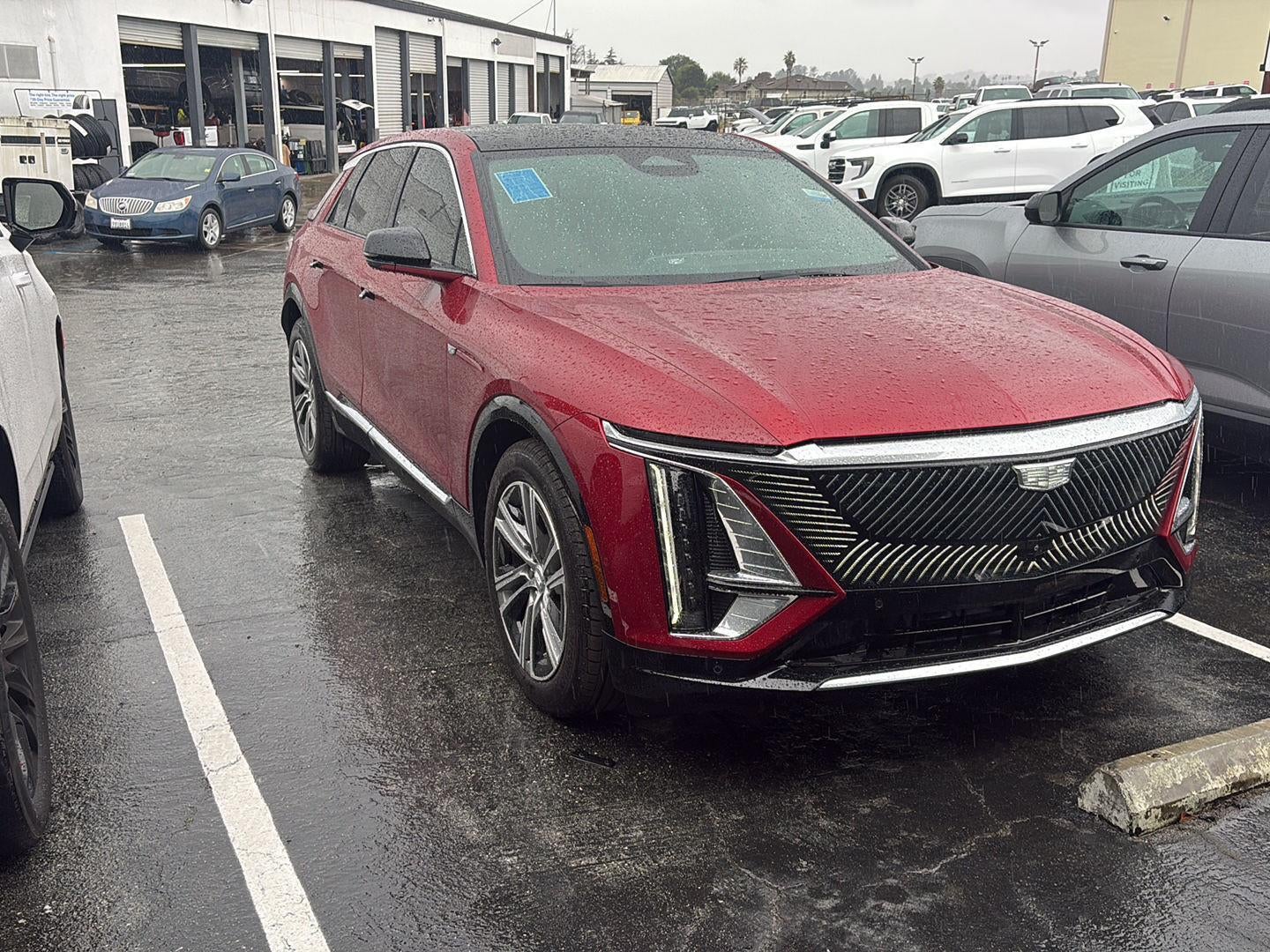 2024 Cadillac LYRIQ Luxury 3