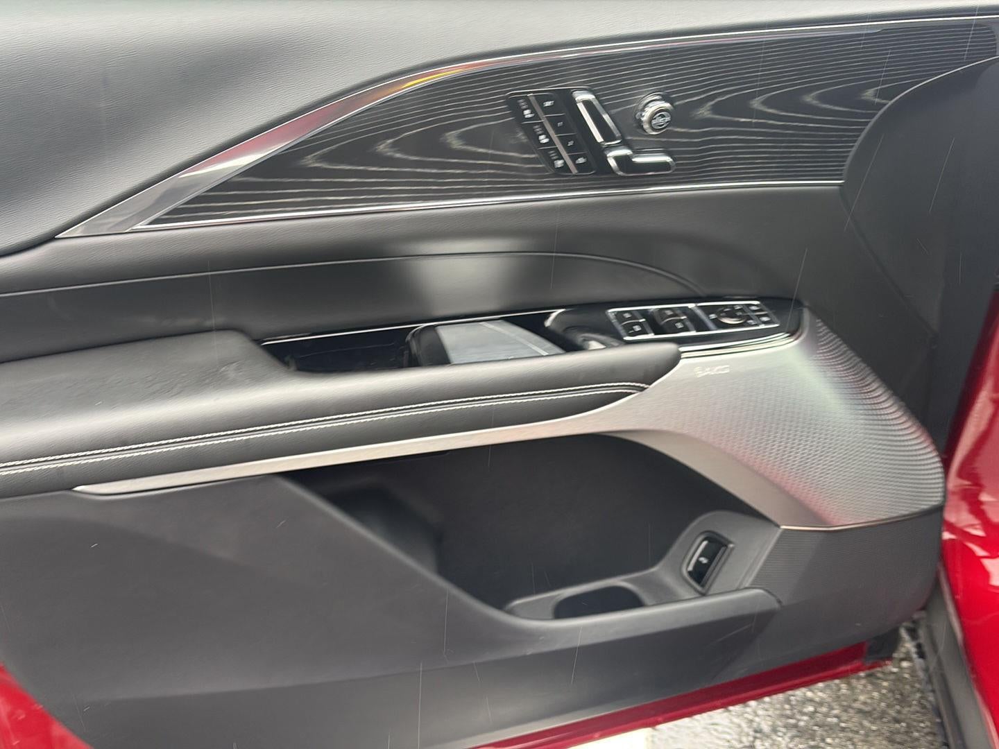 2024 Cadillac LYRIQ Luxury 3