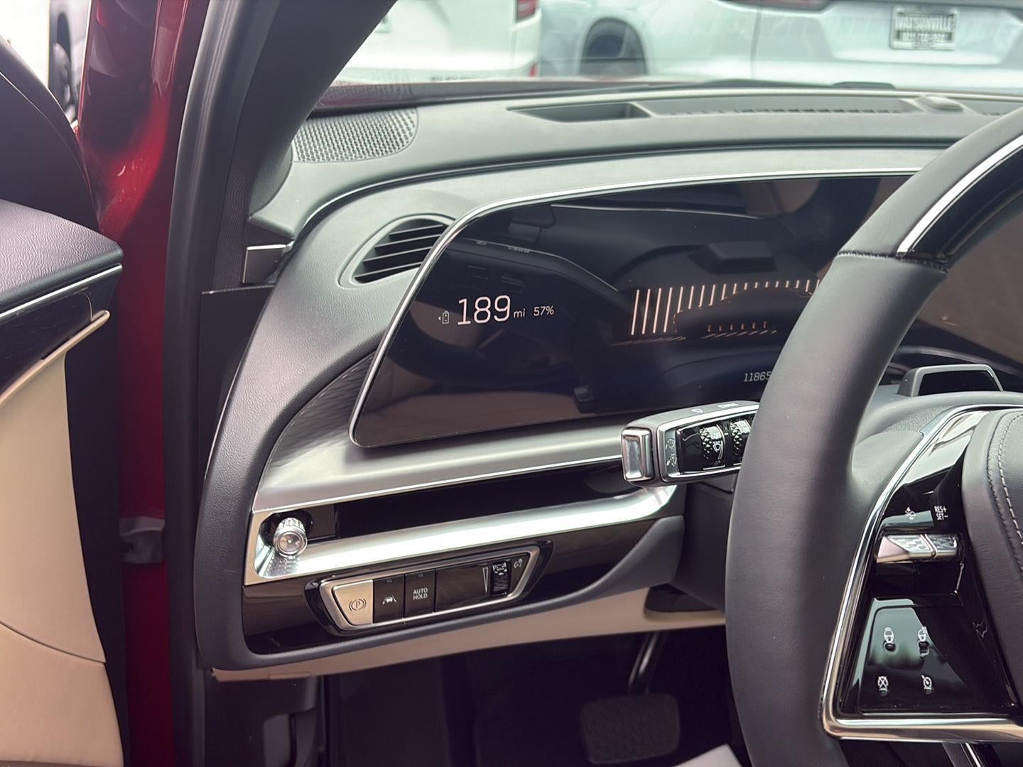 2024 Cadillac LYRIQ Luxury 3