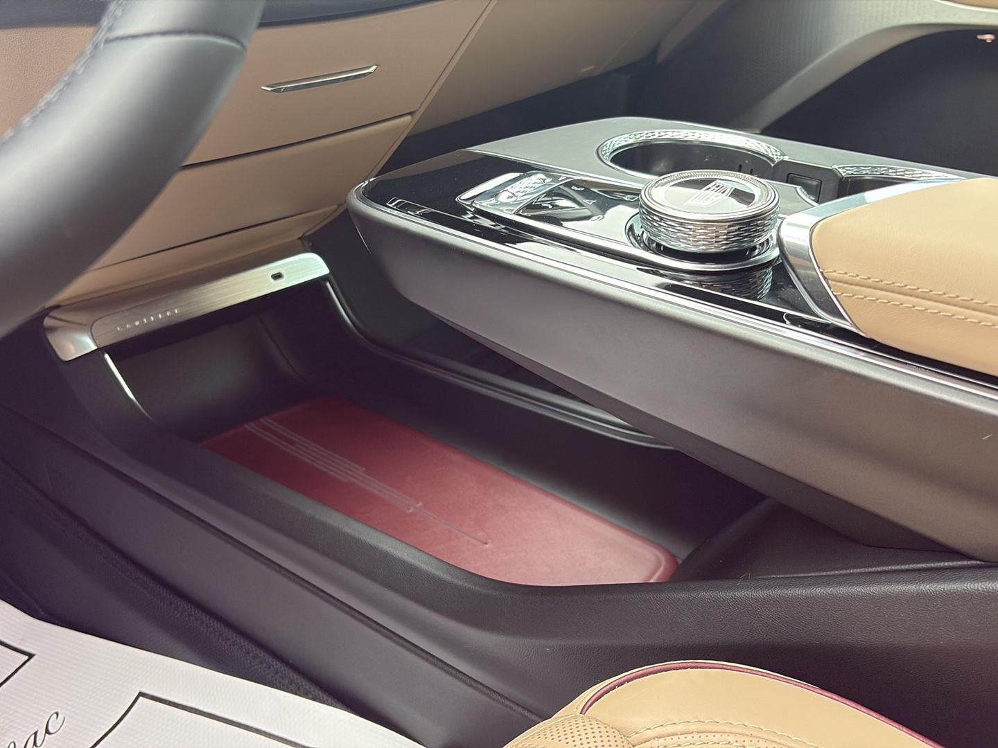 2024 Cadillac LYRIQ Luxury 3