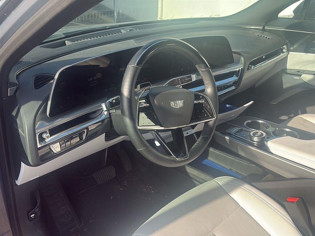 2024 Cadillac LYRIQ Sport 2