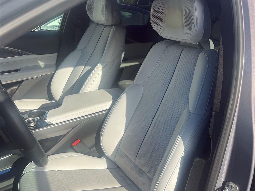 2024 Cadillac LYRIQ Sport 2