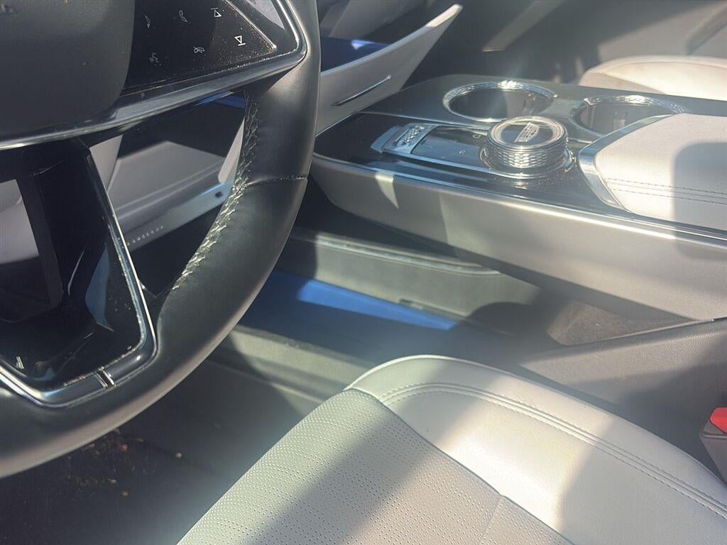 2024 Cadillac LYRIQ Sport 2