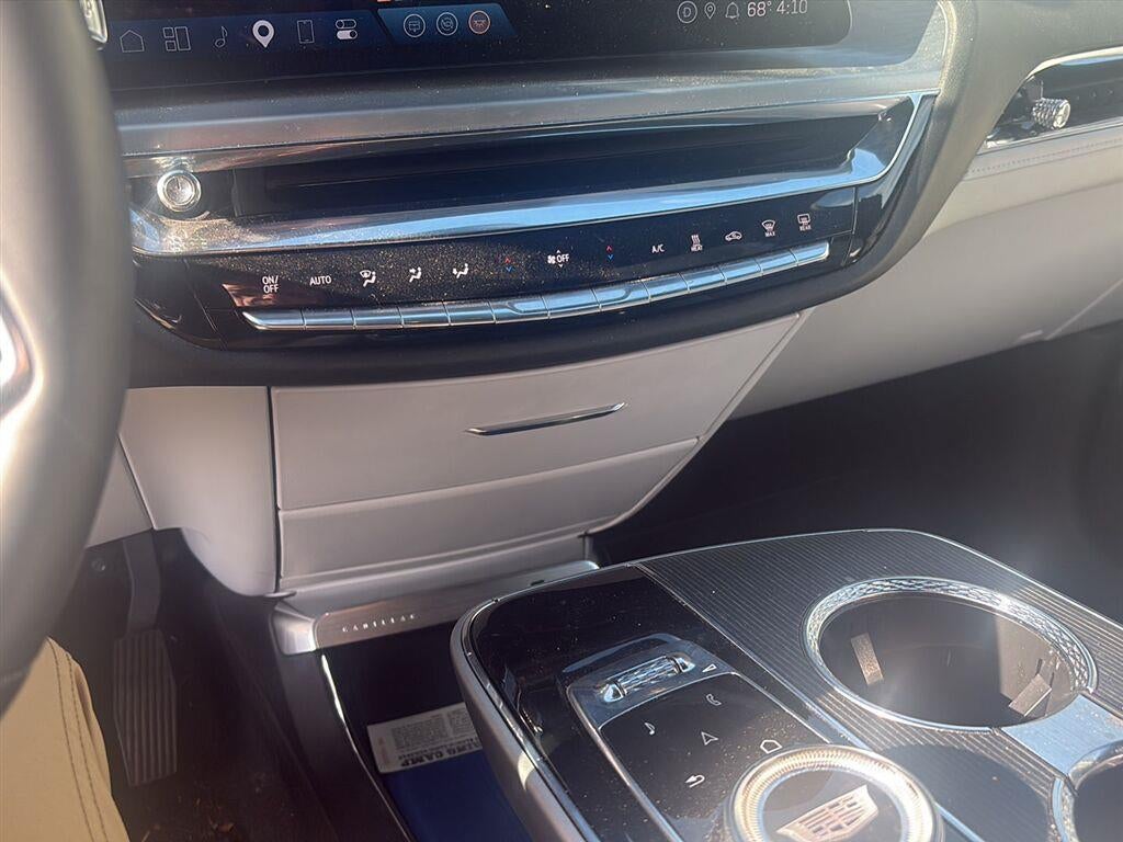 2024 Cadillac LYRIQ Sport 2