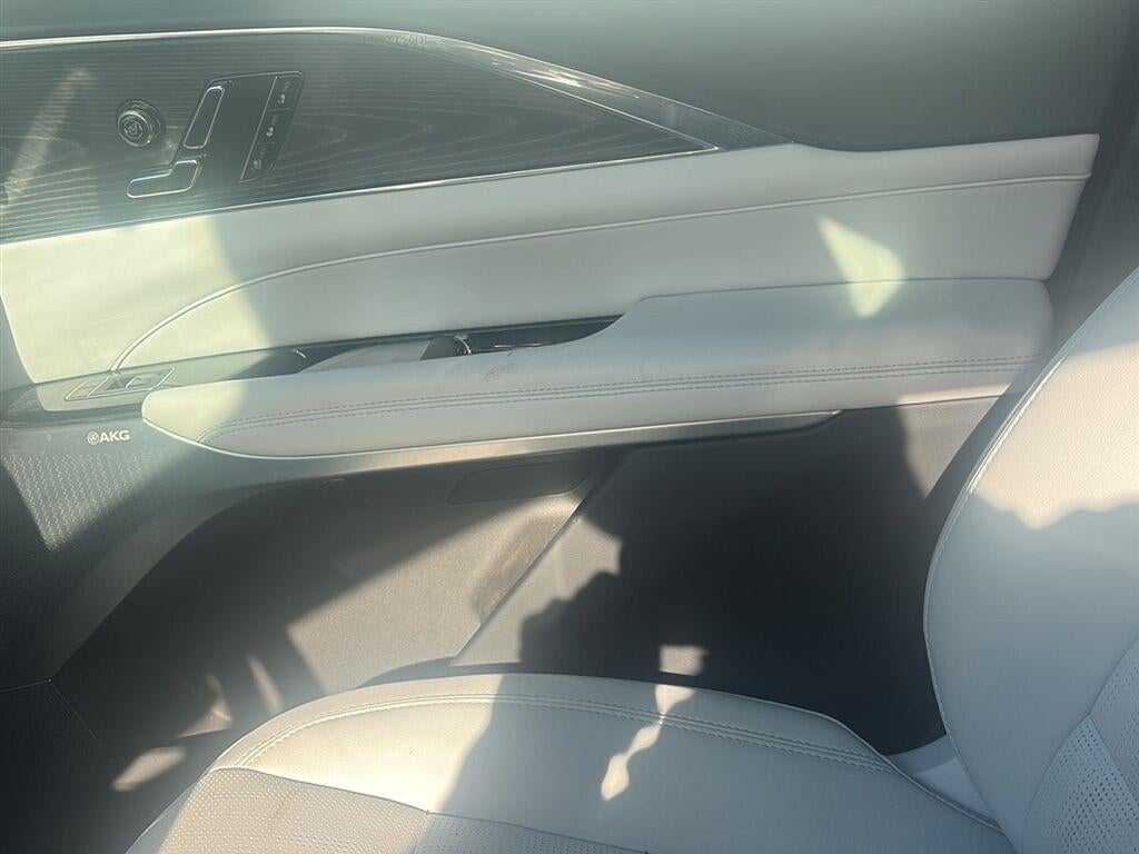 2024 Cadillac LYRIQ Sport 2