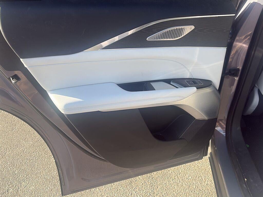 2024 Cadillac LYRIQ Sport 2
