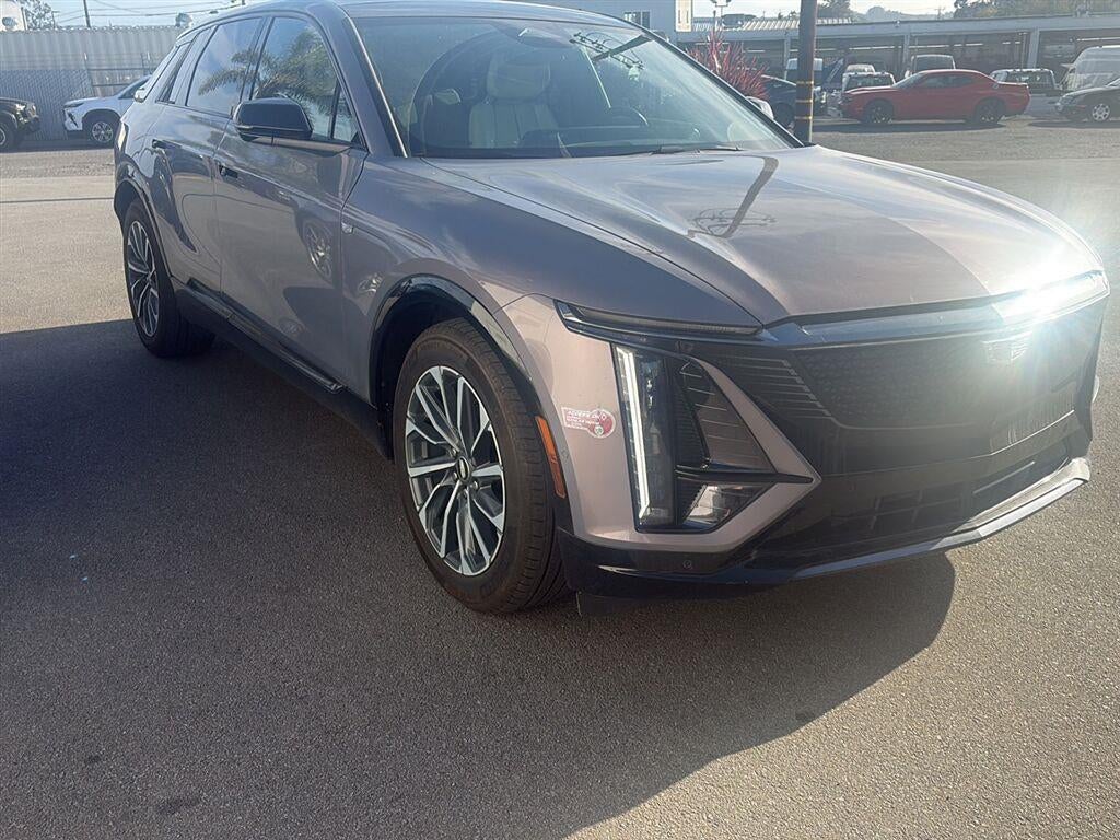 2024 Cadillac LYRIQ Sport 2