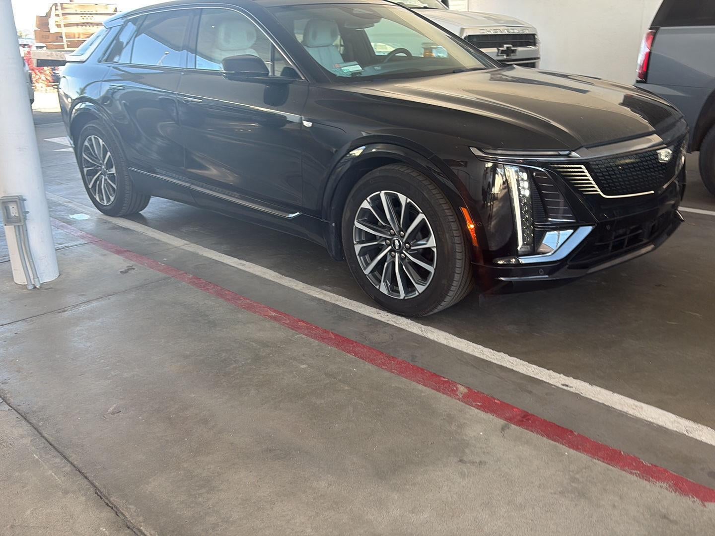 2024 Cadillac LYRIQ Sport 2