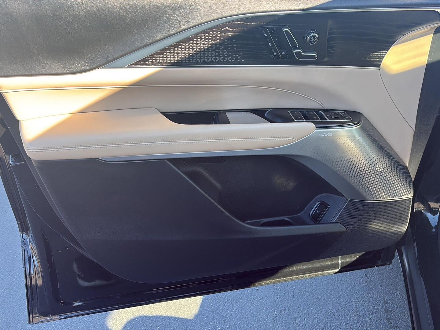 2024 Cadillac LYRIQ Sport 3