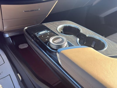 2024 Cadillac LYRIQ Sport 3