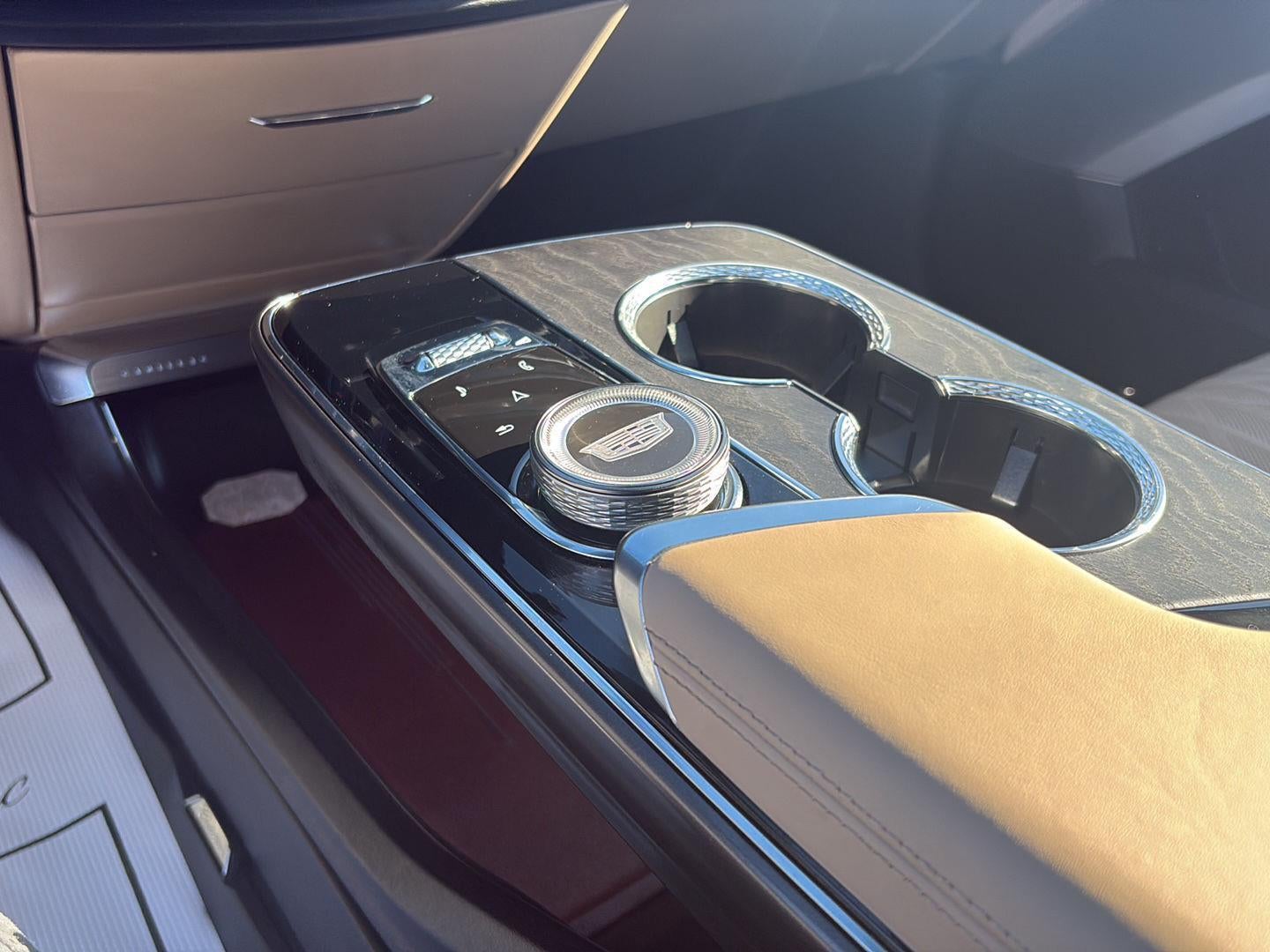 2024 Cadillac LYRIQ Sport 3