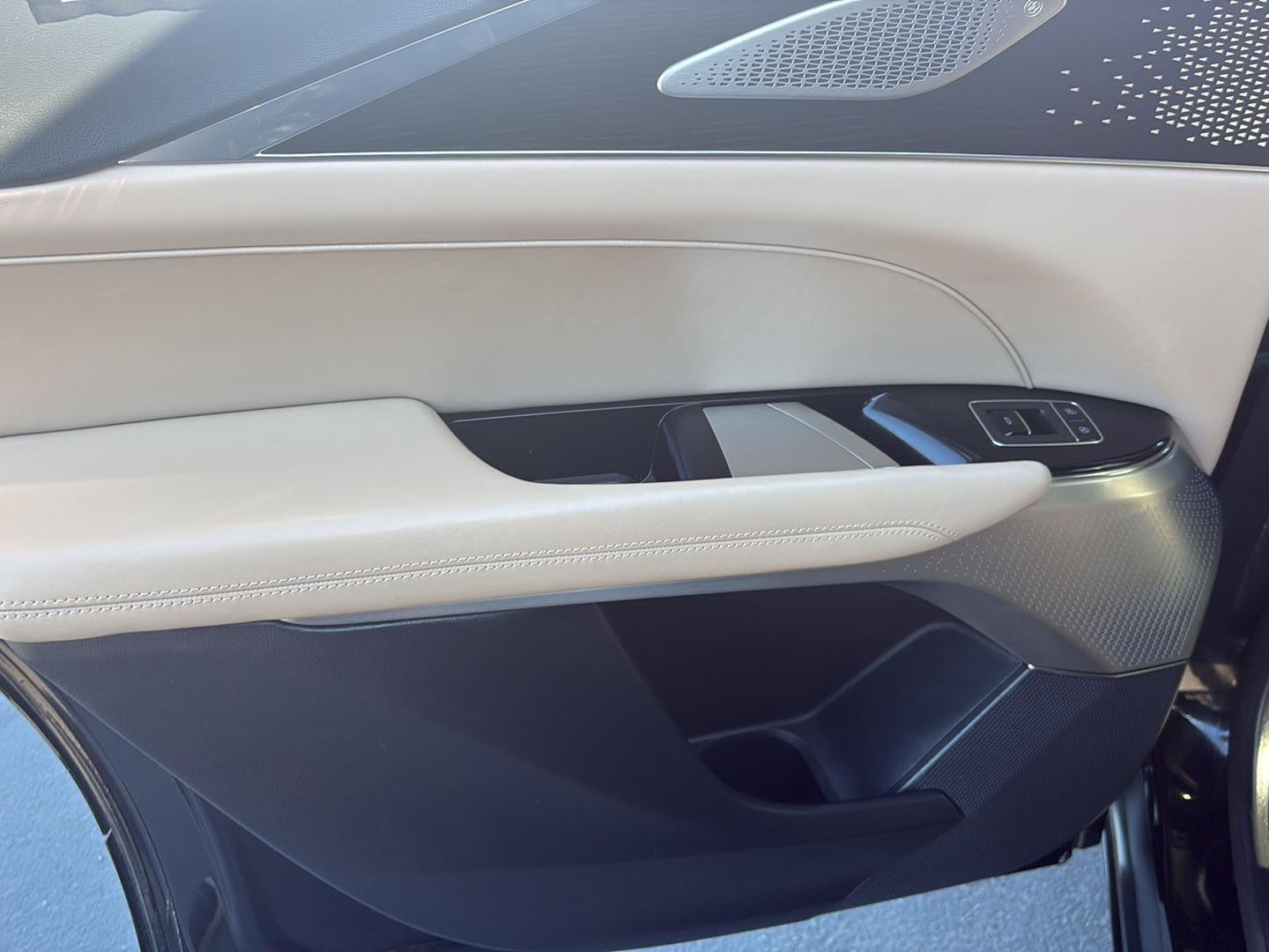 2024 Cadillac LYRIQ Sport 3