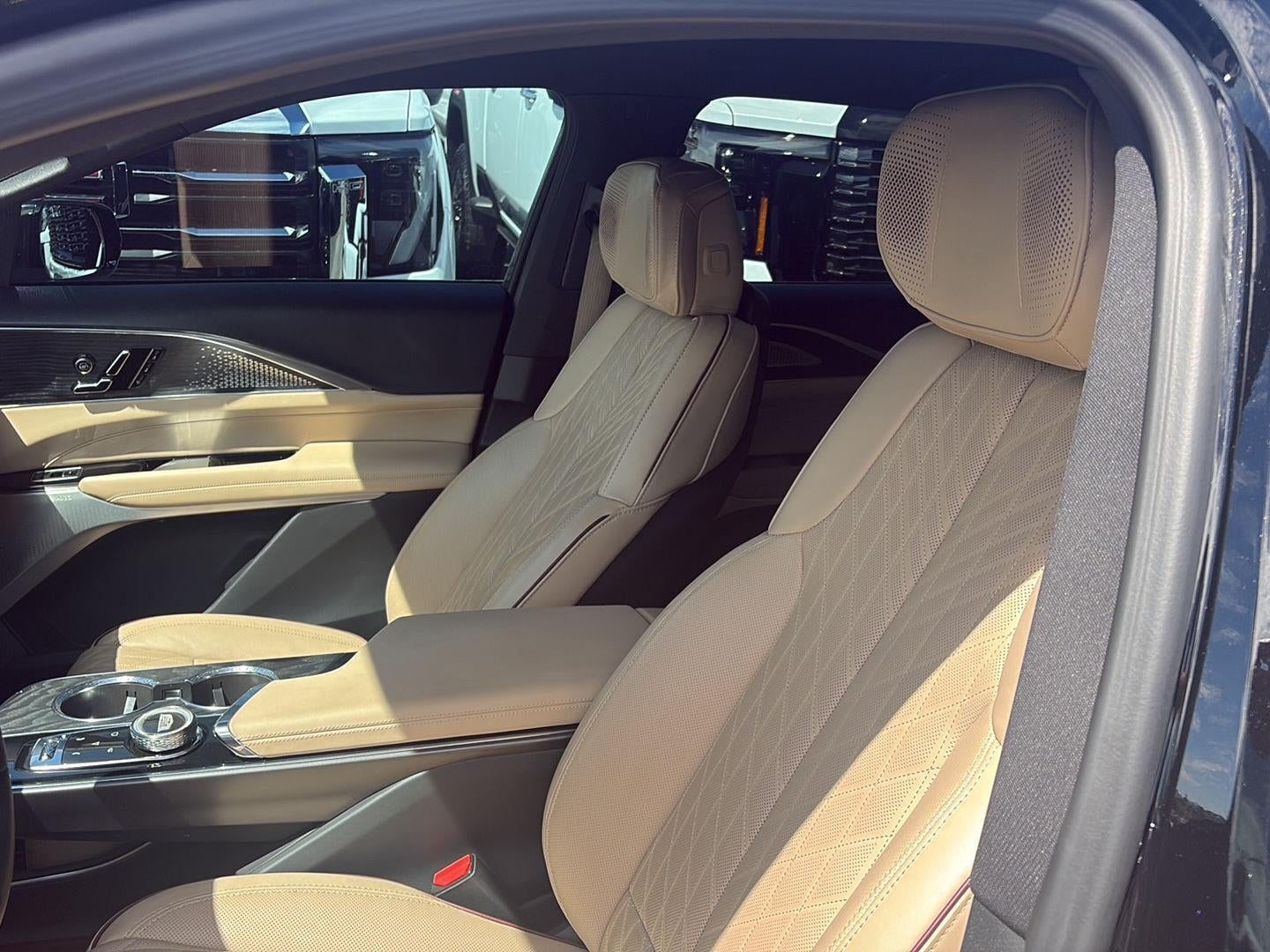 2024 Cadillac LYRIQ Sport 3