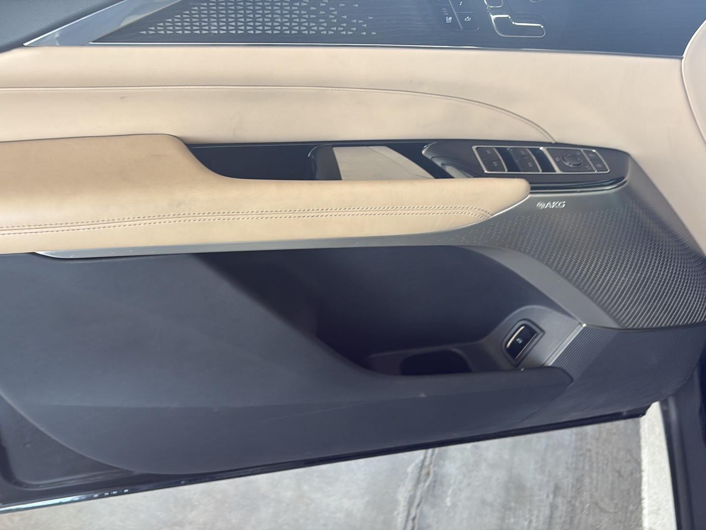 2024 Cadillac LYRIQ Sport 3