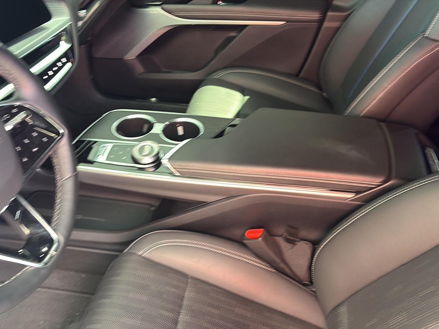 2024 Cadillac LYRIQ Sport 3