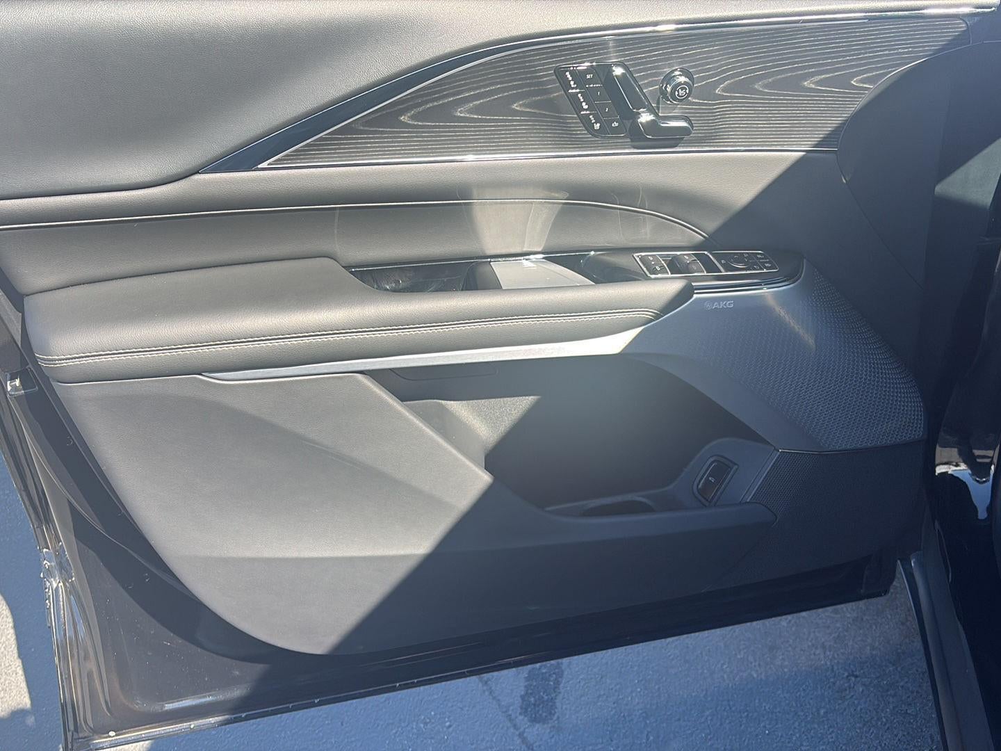 2024 Cadillac LYRIQ Sport 3
