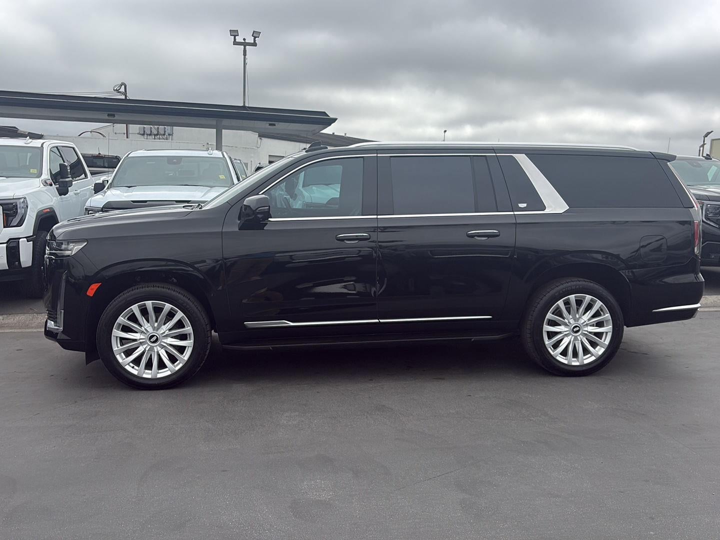 2024 Cadillac Escalade ESV Luxury