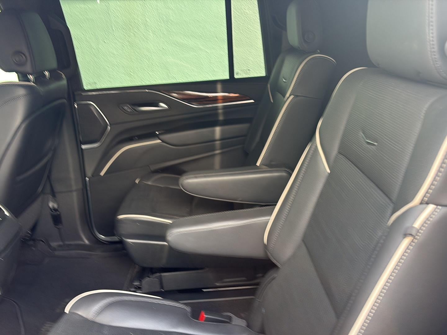 2023 Cadillac Escalade ESV Premium Luxury