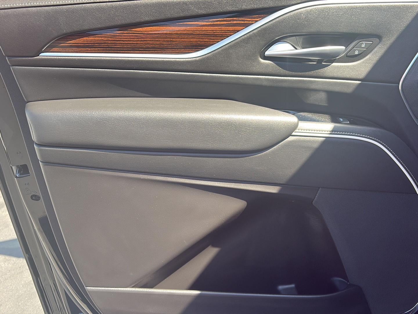 2022 Cadillac Escalade ESV Premium Luxury