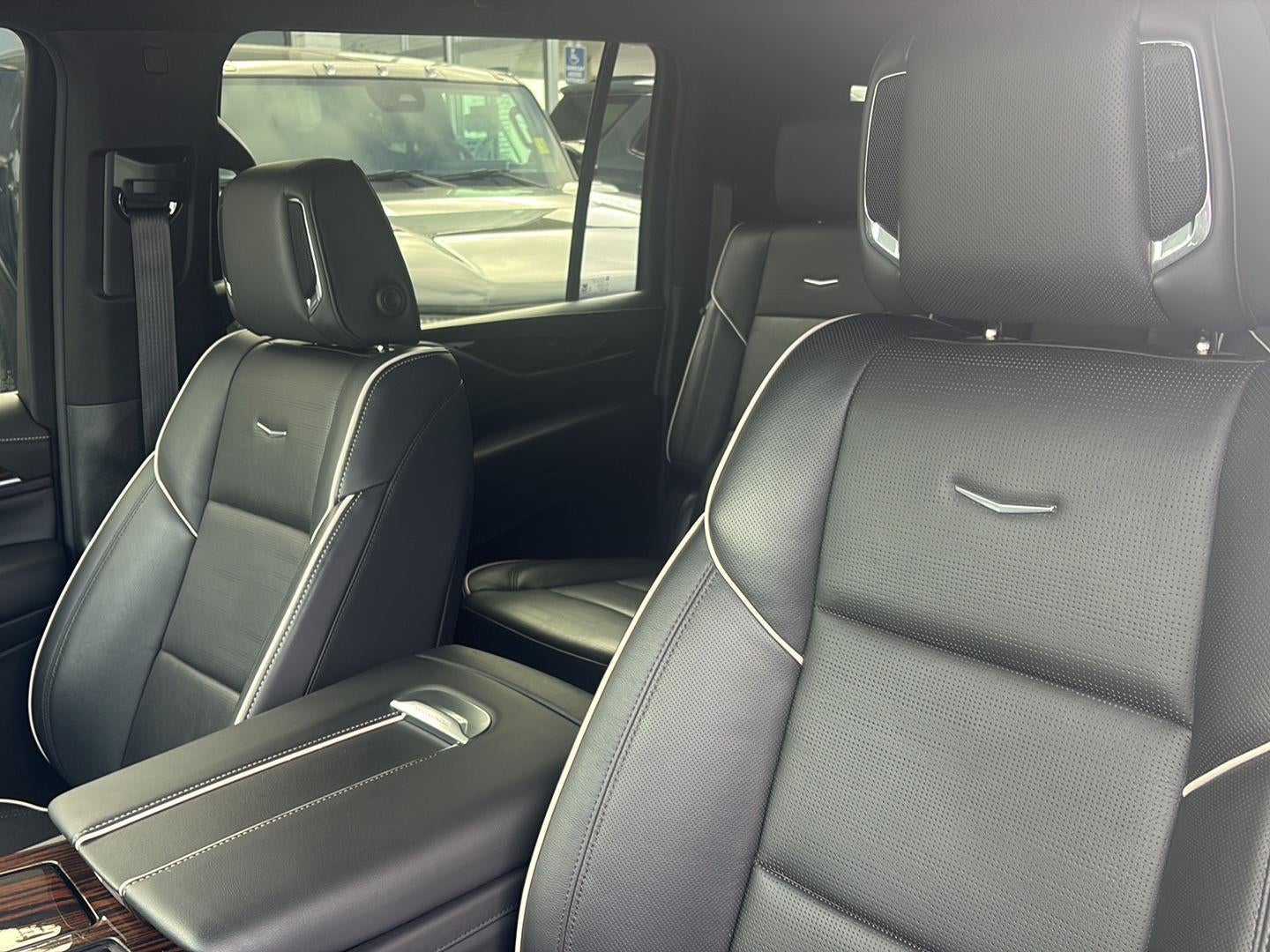 2022 Cadillac Escalade ESV Premium Luxury