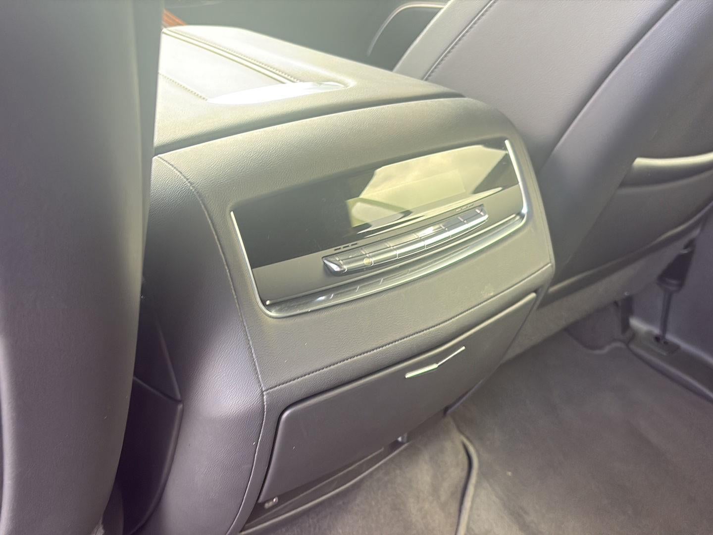 2022 Cadillac Escalade ESV Premium Luxury
