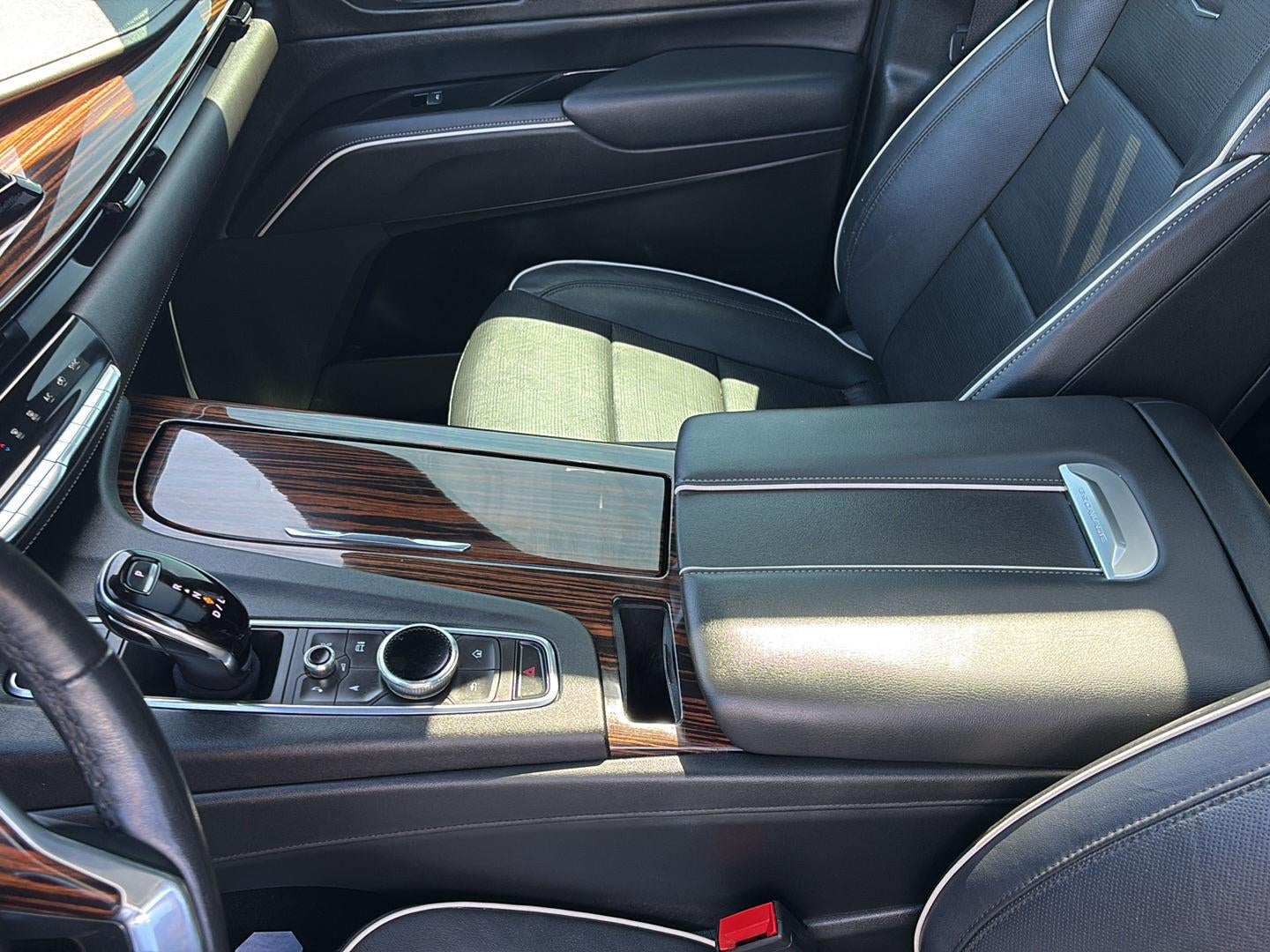 2022 Cadillac Escalade ESV Premium Luxury