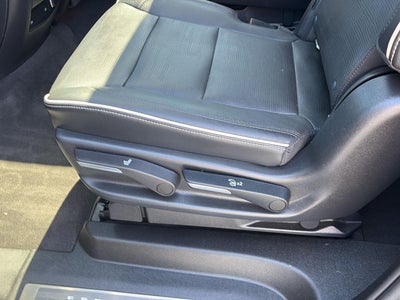 2022 Cadillac Escalade ESV Premium Luxury