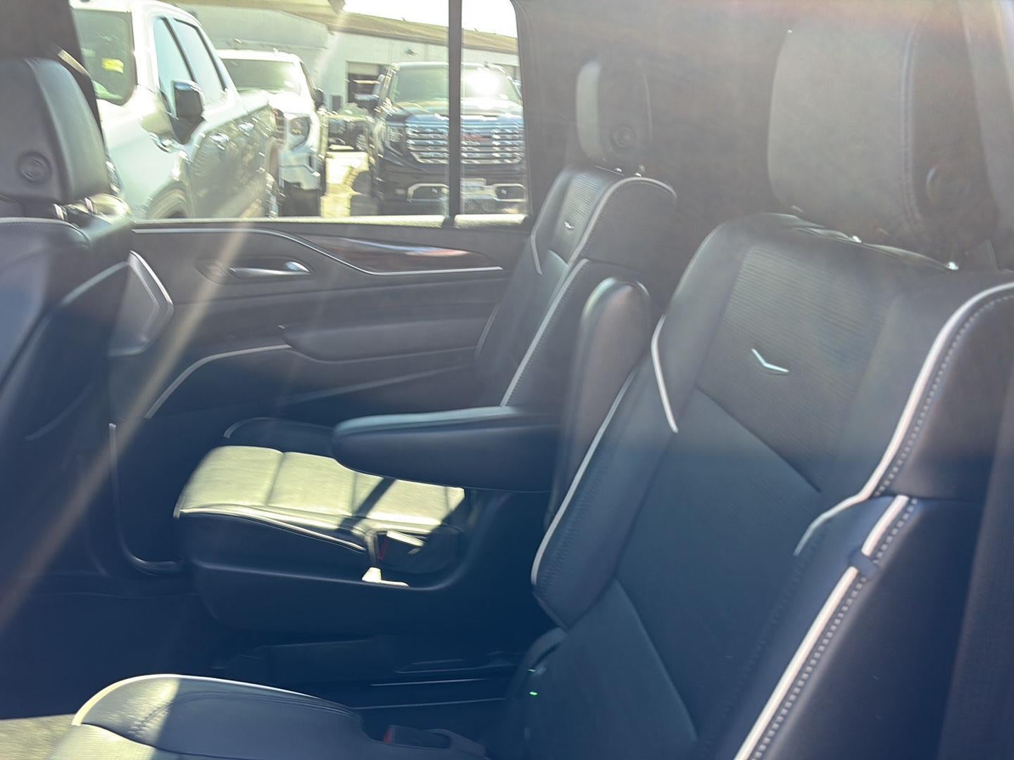 2022 Cadillac Escalade ESV Premium Luxury