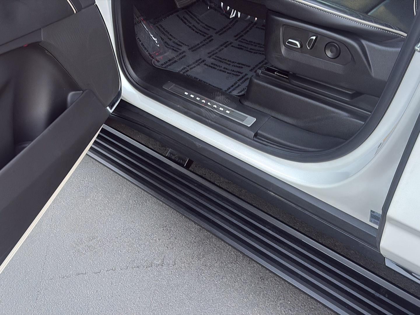 2023 Cadillac Escalade ESV Sport