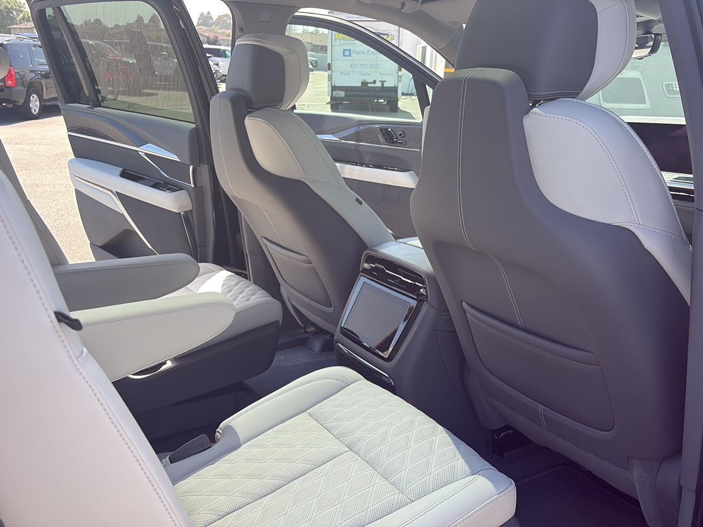2025 Cadillac ESCALADE IQ Sport 1
