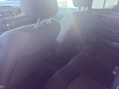 2022 Nissan LEAF SV