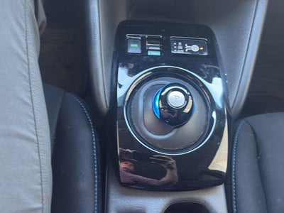 2022 Nissan LEAF SV
