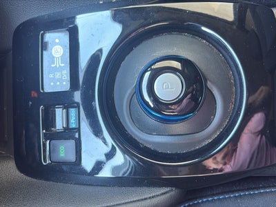 2022 Nissan LEAF SV