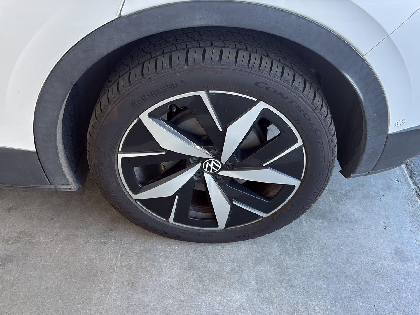 2023 Volkswagen ID.4 Pro