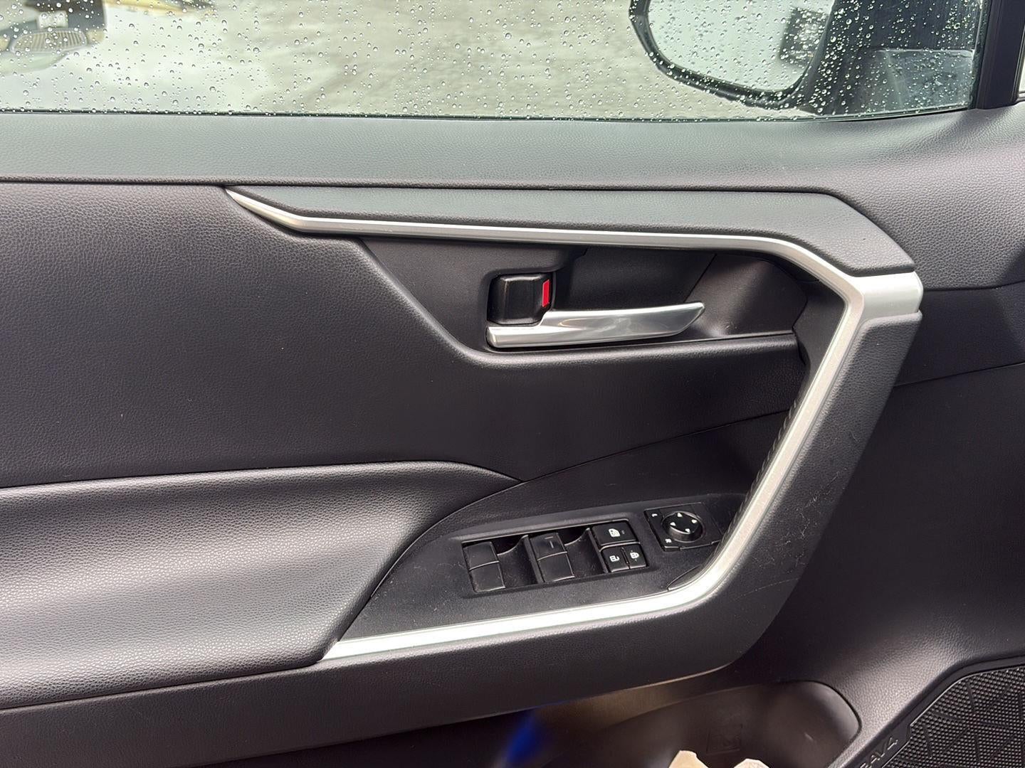 2019 Toyota RAV4 Hybrid XLE