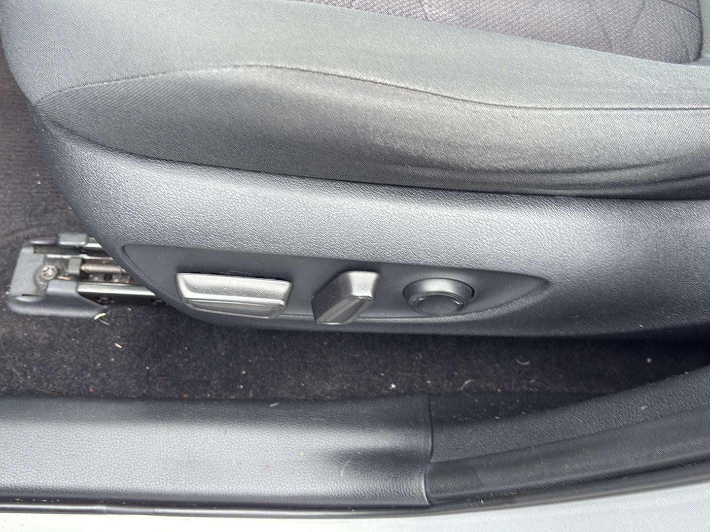 2019 Toyota RAV4 Hybrid XLE