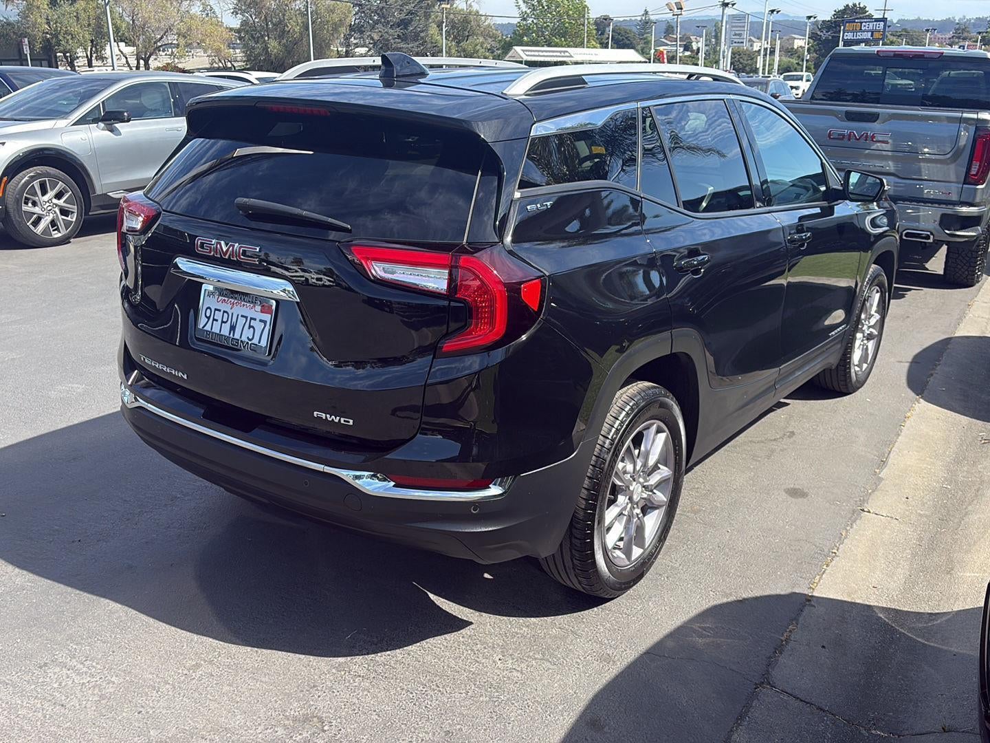 2023 GMC Terrain SLT