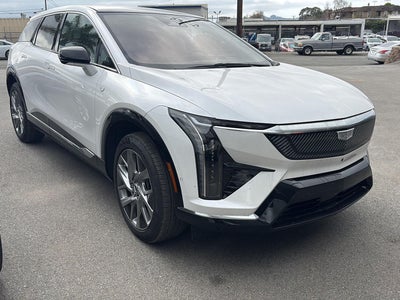 2025 Cadillac OPTIQ Luxury 1
