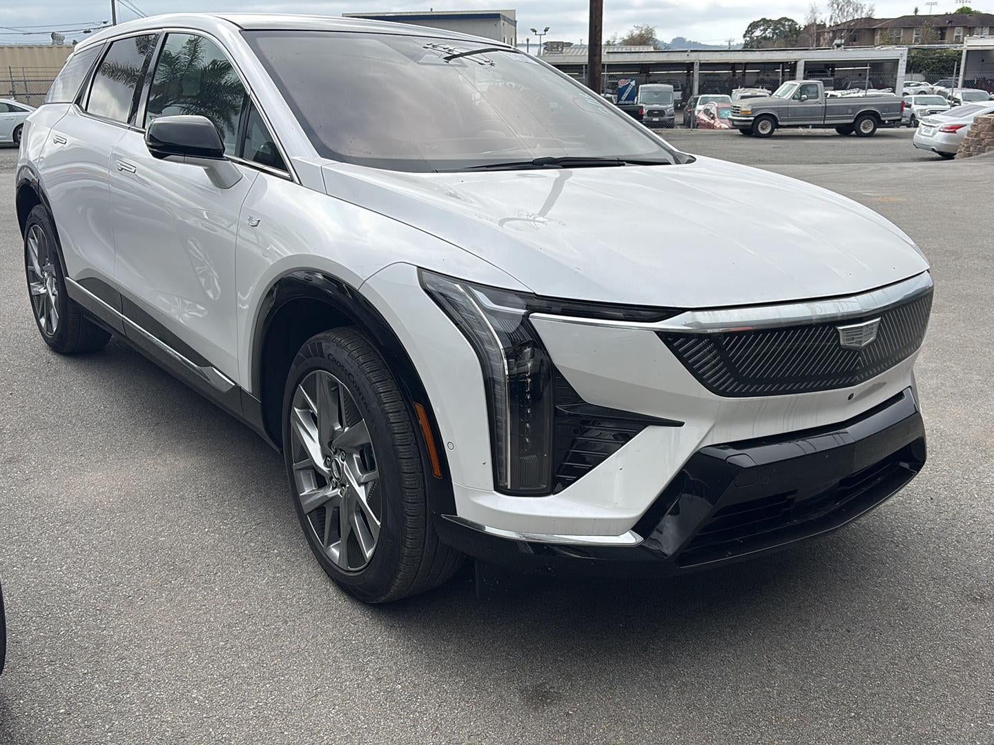 2025 Cadillac OPTIQ Luxury 1